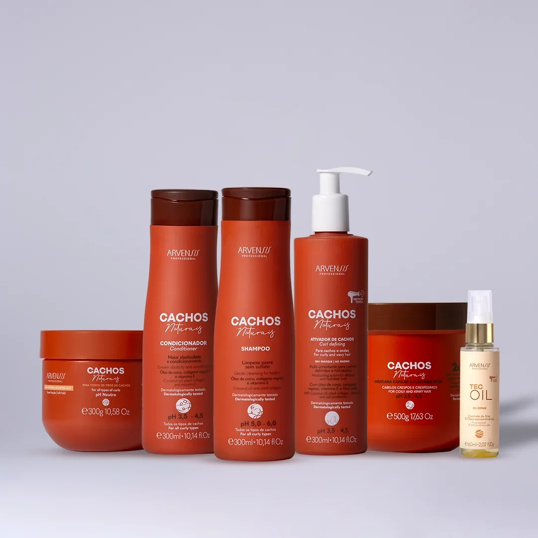 Produtos da linha Cachos Naturais da Arvensis, em embalagens laranja